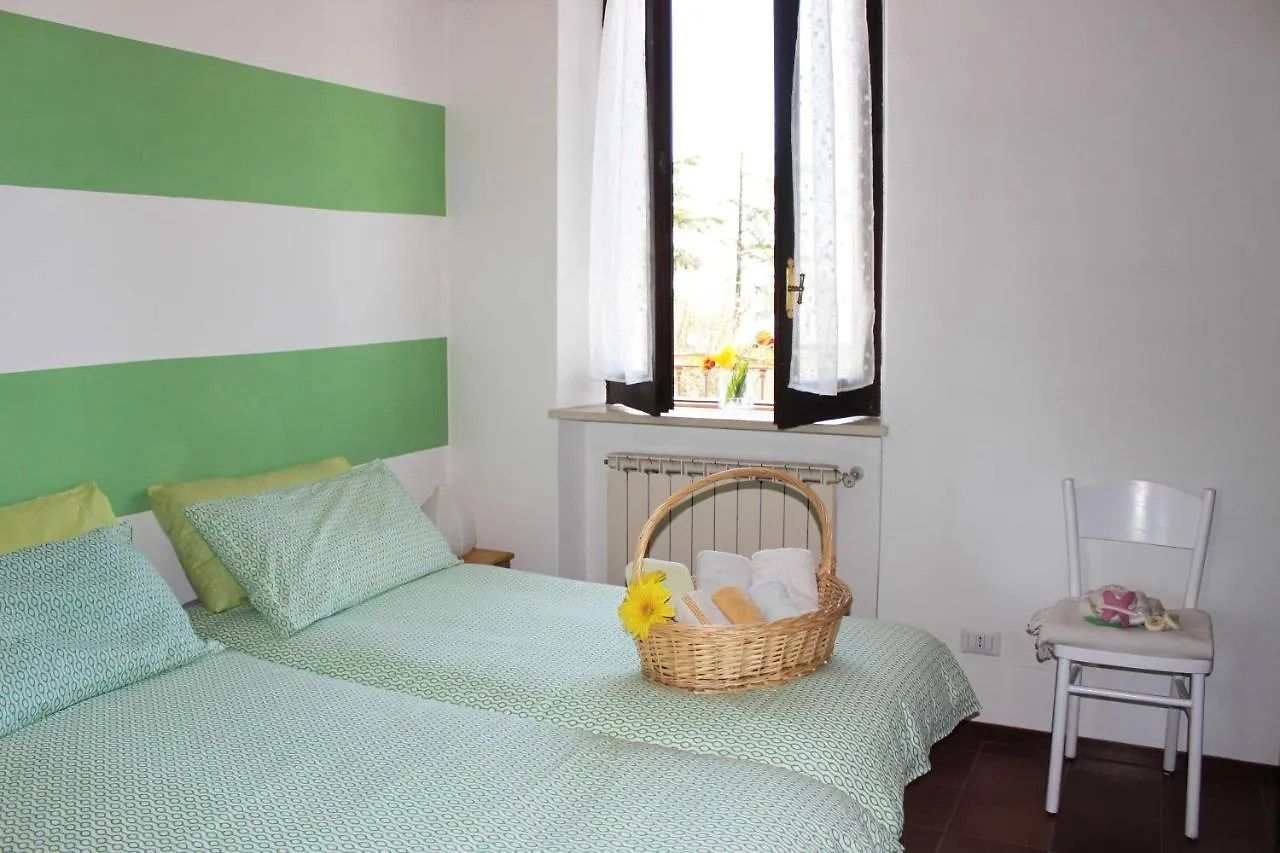 Beezen Country House Villa Salo 0*,  Italy