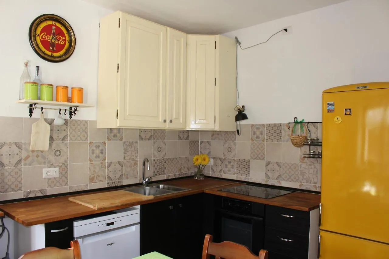 Holiday home Beezen Country House Villa Salo Italy