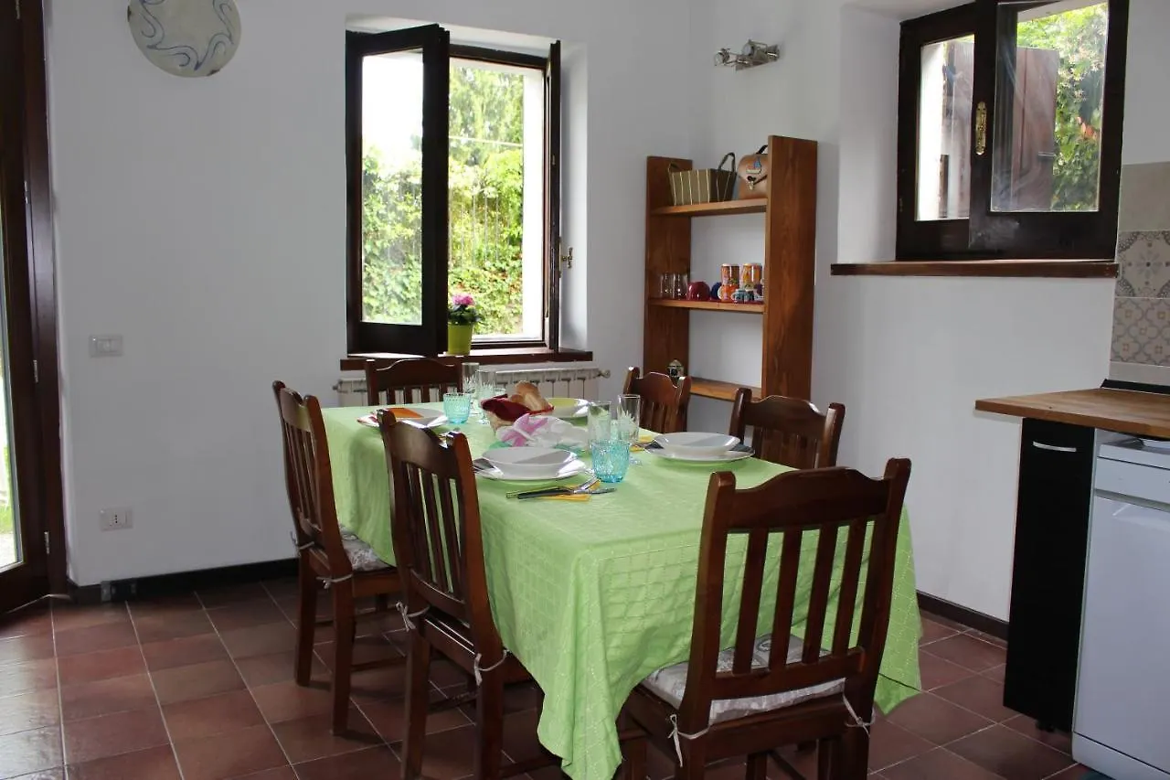 Holiday home Beezen Country House Villa Salo Italy