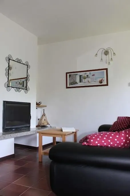 Beezen Country House Villa Salo 0*,  Italy